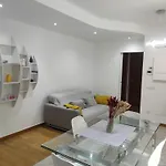 Giardino Erasmo דירה *