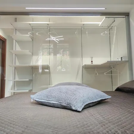 アパート Giardino Erasmo アローナ